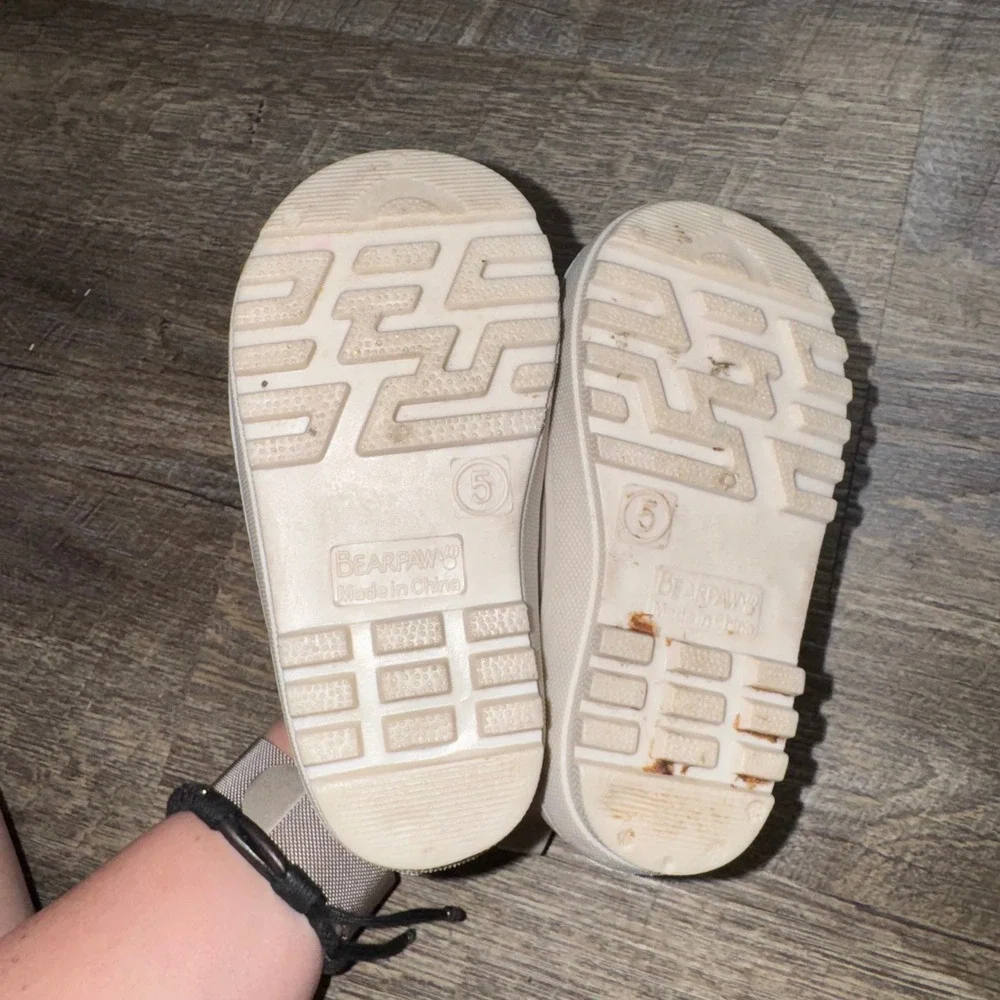 BEARPAW Toddler Chelsea Rain Boots Size 5 Taupe Waterproof Pull On Kids